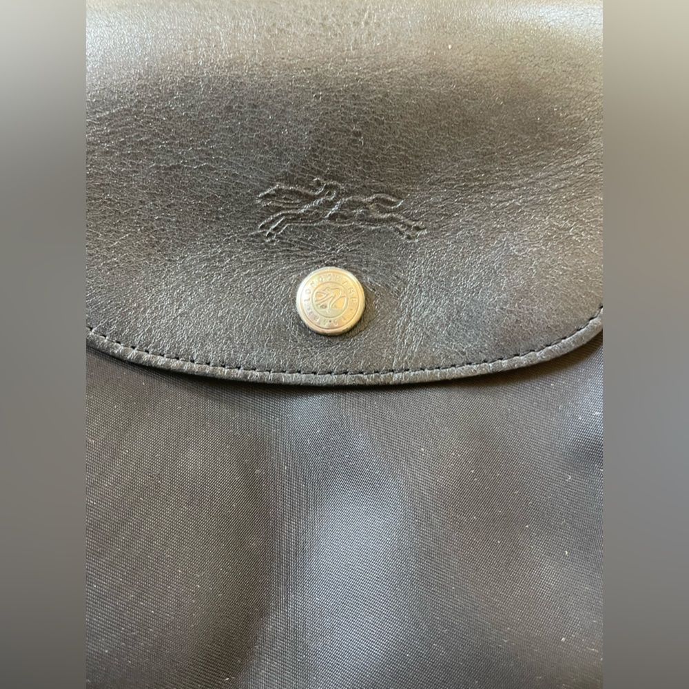 Longchamp medium shoulder bag - black leather handles and closure - *best offer* - Picture 3 of 9